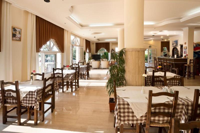 Bare Hill Holiday Village Elea ภายนอก รูปภาพ