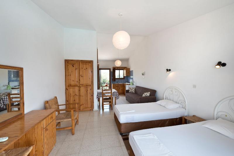 Bare Hill Holiday Village Elea ภายนอก รูปภาพ