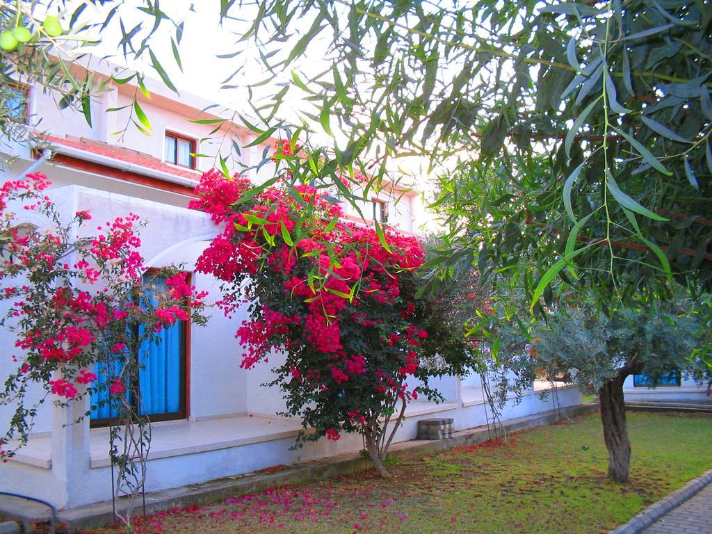 Bare Hill Holiday Village Elea ภายนอก รูปภาพ