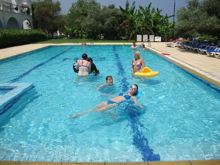 Bare Hill Holiday Village Elea ภายนอก รูปภาพ